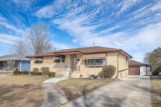 9211 Hawthorne Dr, Munster, IN 46321
