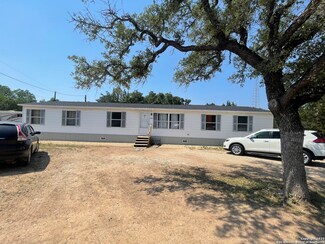 792 Alamo Beach Rd Unit A, Pipe Creek, TX 78063