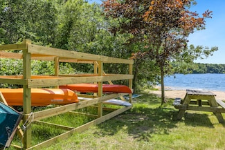 48 Round Pond Dr, Falmouth, MA 02536
