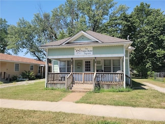 410 W Prairie St, Girard, KS 66743
