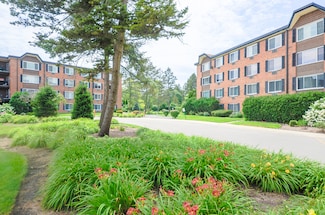 1206 S New Wilke Rd Unit 108, Arlington Heights, IL 60005
