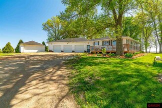 4941 4941 210th Ave, Wells, MN 56097