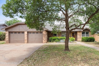 720 8th St, Wolfforth, TX 79382