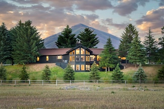 106 Chestnut Ln, Bellevue, ID 83313