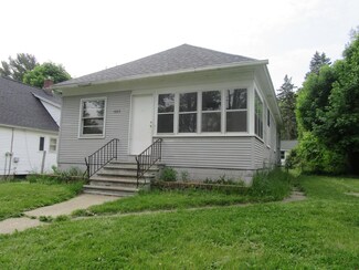 1003 W Southern Ave, Muskegon, MI 49441