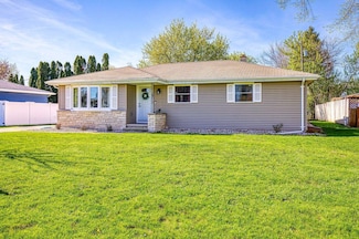 1042 Shannon St, Neenah, WI 54956