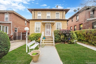 18832 114th Dr, Saint Albans, NY 11412