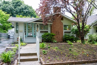 1521 W University Ave, Champaign, IL 61821