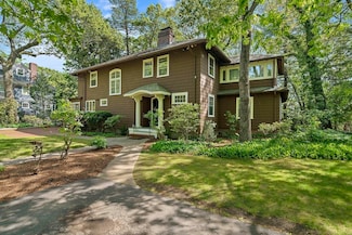 19 Ridge Rd, Waban, MA 02468