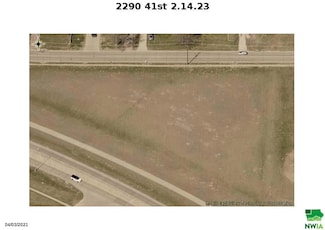 2290 41st St, Sioux City, IA 51108