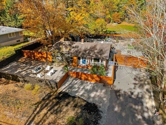 159 W High St, Somersworth, NH 03878