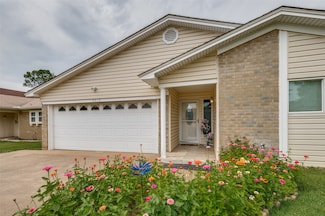 2313 Chandelle Dr, Irving, TX 75060