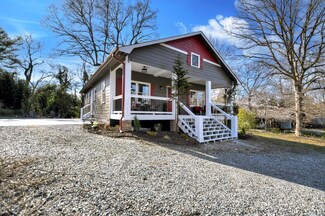 92 Asbury St, Epworth, GA 30541