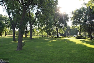 1255 N Kentucky Ave, Mason City, IA 50401