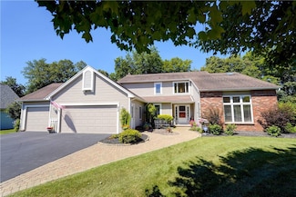23 Edenfield Rd, Penfield, NY 14526