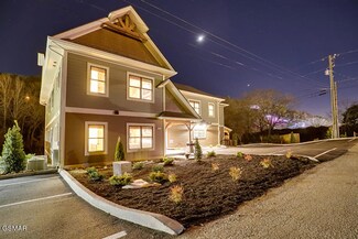 3227 Mayes Loop Rd, Pigeon Forge, TN 37863