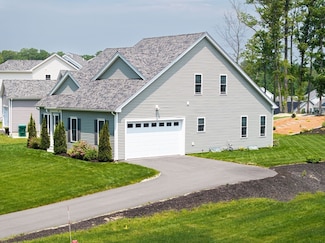 194 Crownshield Ave Unit 194, Uxbridge, MA 01569