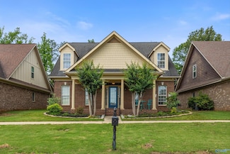 8 Cypress Point Dr, Huntsville, AL 35824