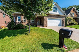 1273 10th Street Place NW, Hickory, NC 28601