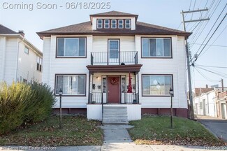 1463 Beaconsfield Ave, Grosse Pointe Park, MI 48230
