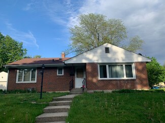 205 Fairview Blvd, Rockford, IL 61107