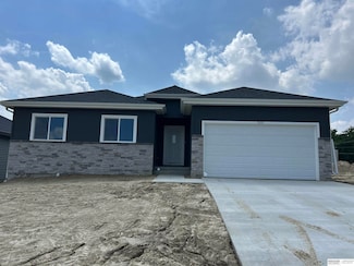 7608 S 33rd Ave, Omaha, NE 68147