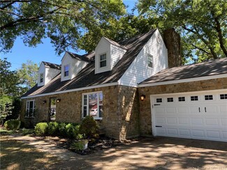 306 Emerson Ave, Clarksville, IN 47129