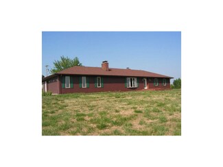 9531 NE State Route M, Breckenridge, MO 64625