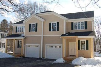 8 Hawthorne St Unit A, Woburn, MA 01801