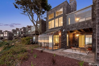 274 Beachview Ave Unit 16, Pacifica, CA 94044
