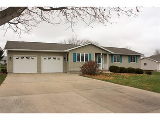 1903 2nd Ave, Vinton, IA 52349