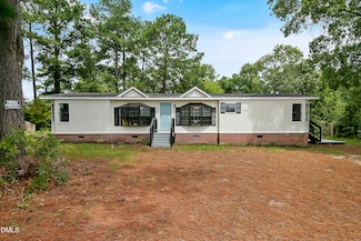 5444 Gilcrest Sands Dr, Hope Mills, NC 28348