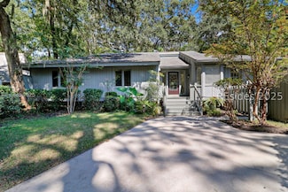 17 Dewberry Ln, Hilton Head Island, SC 29928