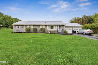 410 Crook St, Hampton, TN 37658