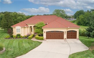 617 NE Persimmon Cir, Lees Summit, MO 64064