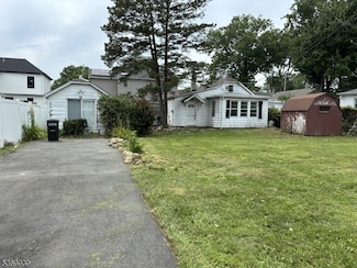 29 Alpine Rd, Parsippany, NJ 07054