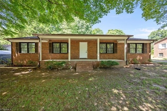 2732 Knob Hill Dr, Clemmons, NC 27012