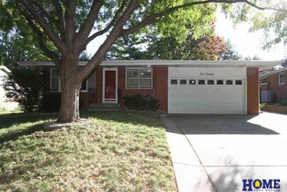 220 Bruce Dr, Lincoln, NE 68510