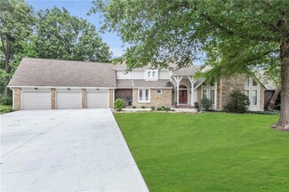 1614 S Lakestone Dr, Olathe, KS 66061