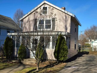 7 Whitten St, Allenstown, NH 03275