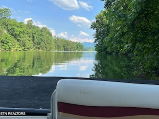 1450 Old Chisholm Trail, Dandridge, TN 37725