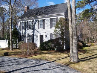 5 Roosevelt Rd, Cotuit, MA 02635