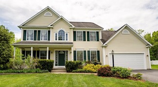 32 Wallflower Dr, Rexford, NY 12148