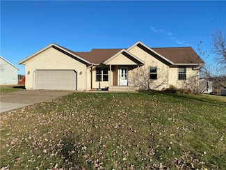 202 S East St, New Auburn, WI 54757