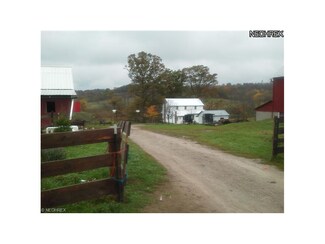 65885 Hoover Rd, Salesville, OH 43778