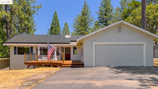 12070 Breckenridge Rd, Groveland, CA 95321