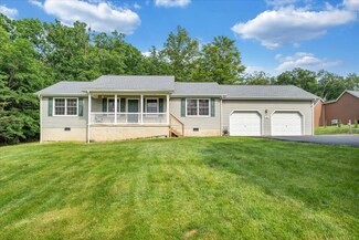 30 Highland Lake Rd, Union Hall, VA 24176