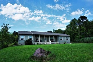 206 Dry Bridge Rd, Central Square, NY 13036