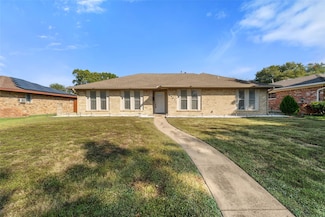 6907 Pickrell Dr, Dallas, TX 75227