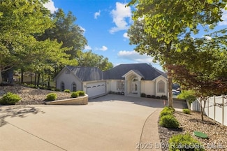 549 Cedar Rd, Lake Ozark, MO 65049